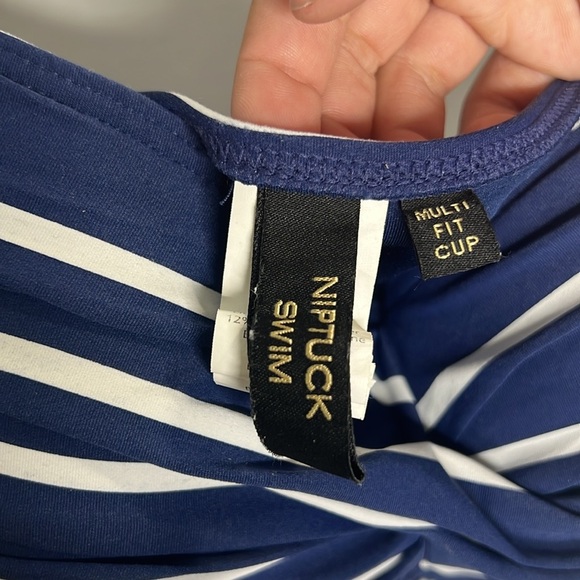 NipTuck Portofino Stripe Navy White One
Piece Swimsuit Multi-fit Cup 12 - Picture 4 of 8